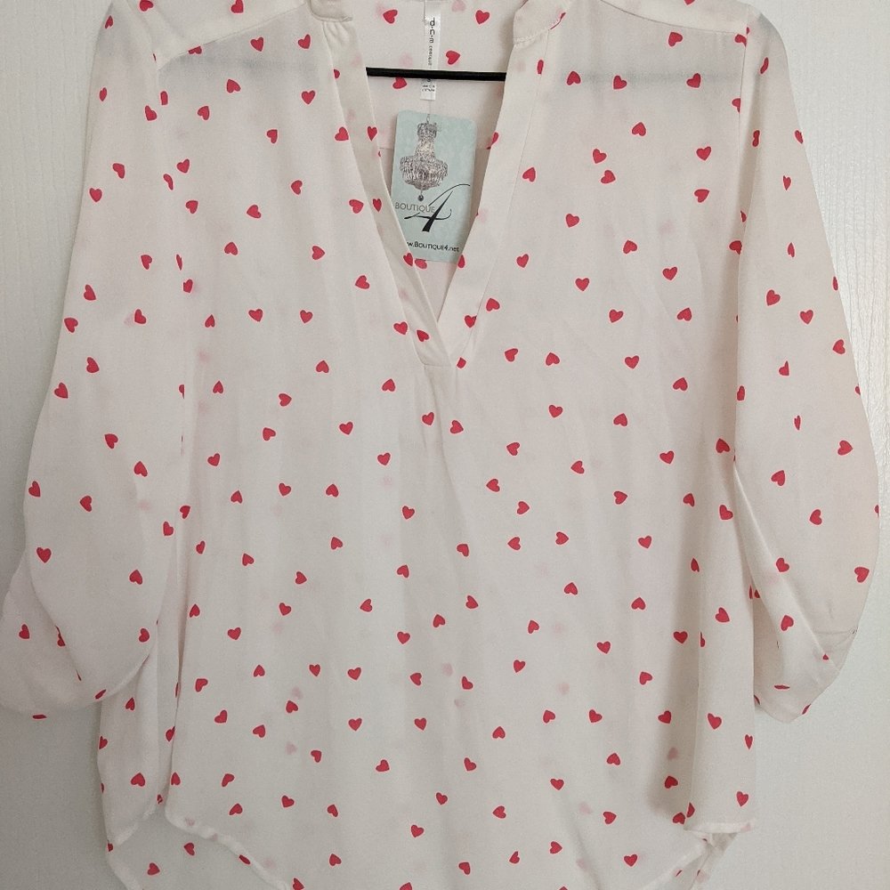 🌷 NWT! DNA Couture Hearts Blouse